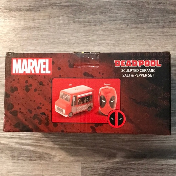 Deadpool salt and pepper shakers. Ceramic - Picture 2 of 4